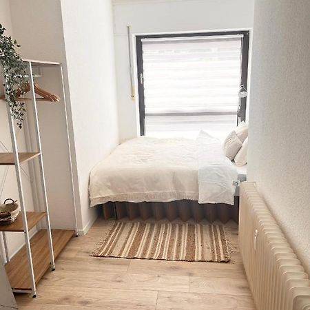 Gemuetliches Zentrales Apartment 2 Min Bis Du Hbf Duisburg Buitenkant foto