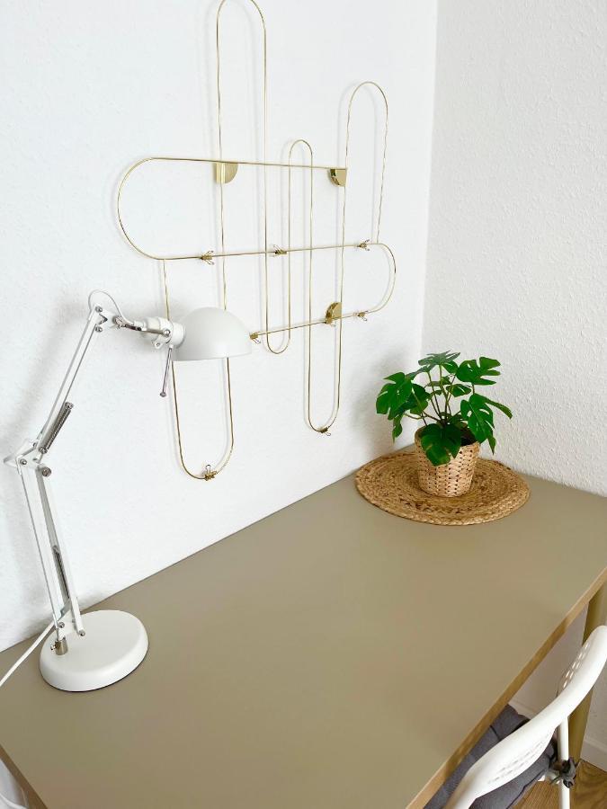 Gemuetliches Zentrales Apartment 2 Min Bis Du Hbf Duisburg Buitenkant foto